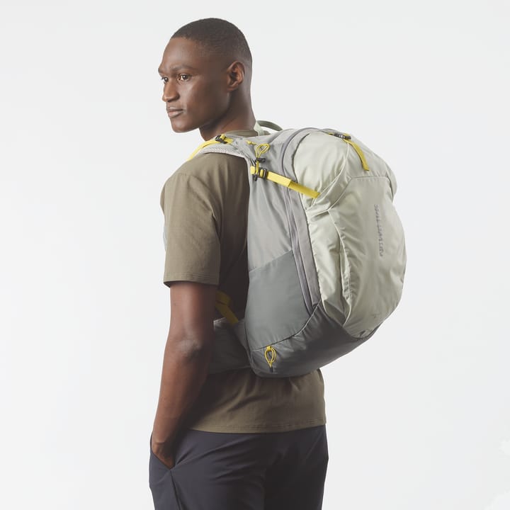 SALOMON Trailblazer 30 バックパック　グレー　ホワイト TRAILBLAZER 30 Unisex Hiking Bag | Salomon